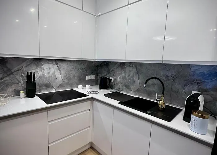 White Pearl Gamma Budynek 洛格沃