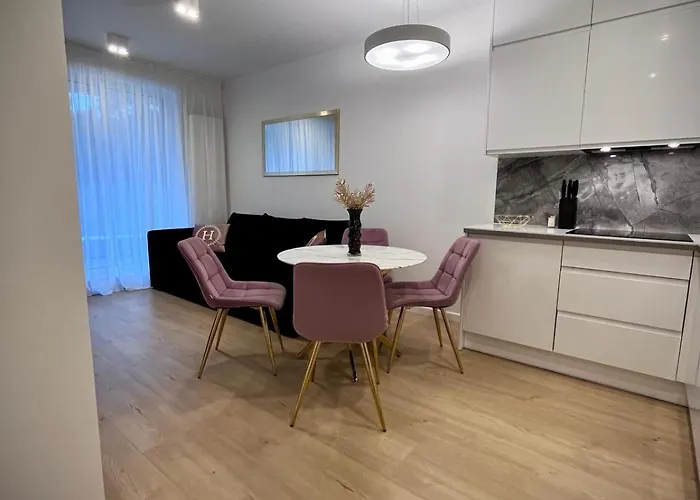 White Pearl Gamma Budynek 洛格沃