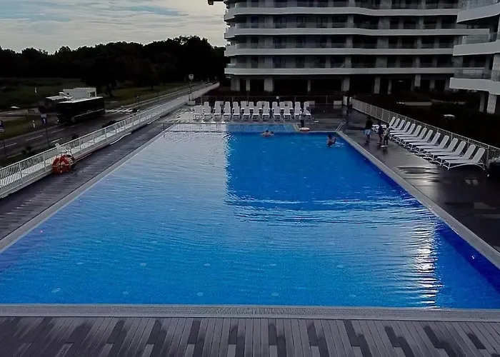 White Pearl Gamma Budynek 洛格沃